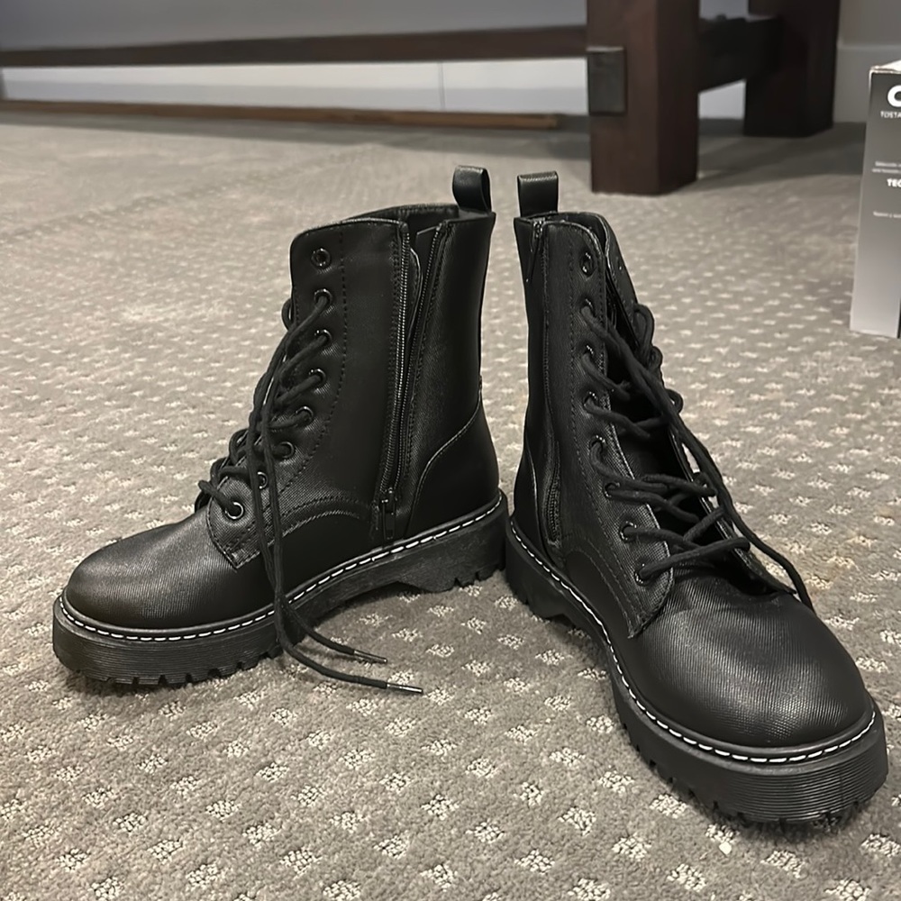 Black Boots